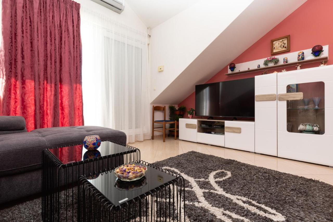Apartman Monika Omiš Dış mekan fotoğraf